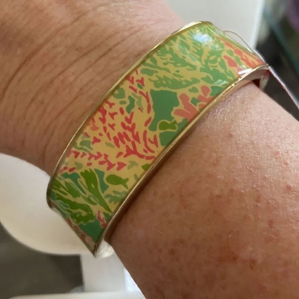 Lilly Pulitzer NWT Gold Tone Floral Hinged Bangle Bracelet